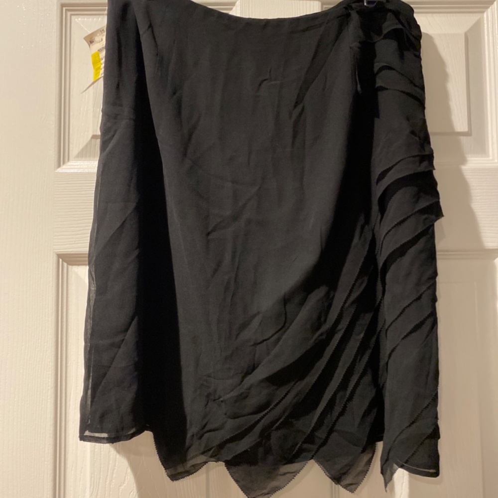 Handkerchief skirt - Picture 2 of 3